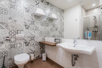 EA Hotel Victoria - Zweibettzimmer STANDARD - Badezimmer