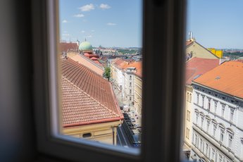 EA Hotel Victoria - rodinný pokoj SUPERIOR - výhled z okna